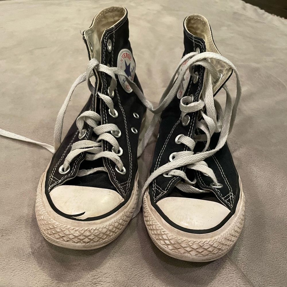 black hightop converse